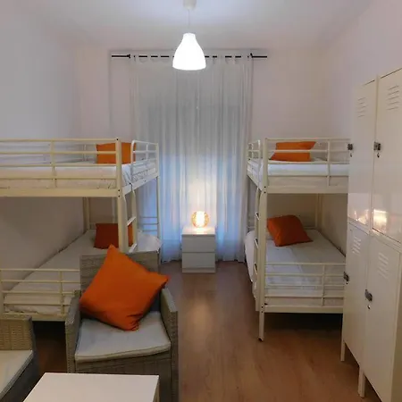 Backpackers Hostel *